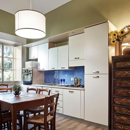 Art Apartment Dante Florence Luaran gambar