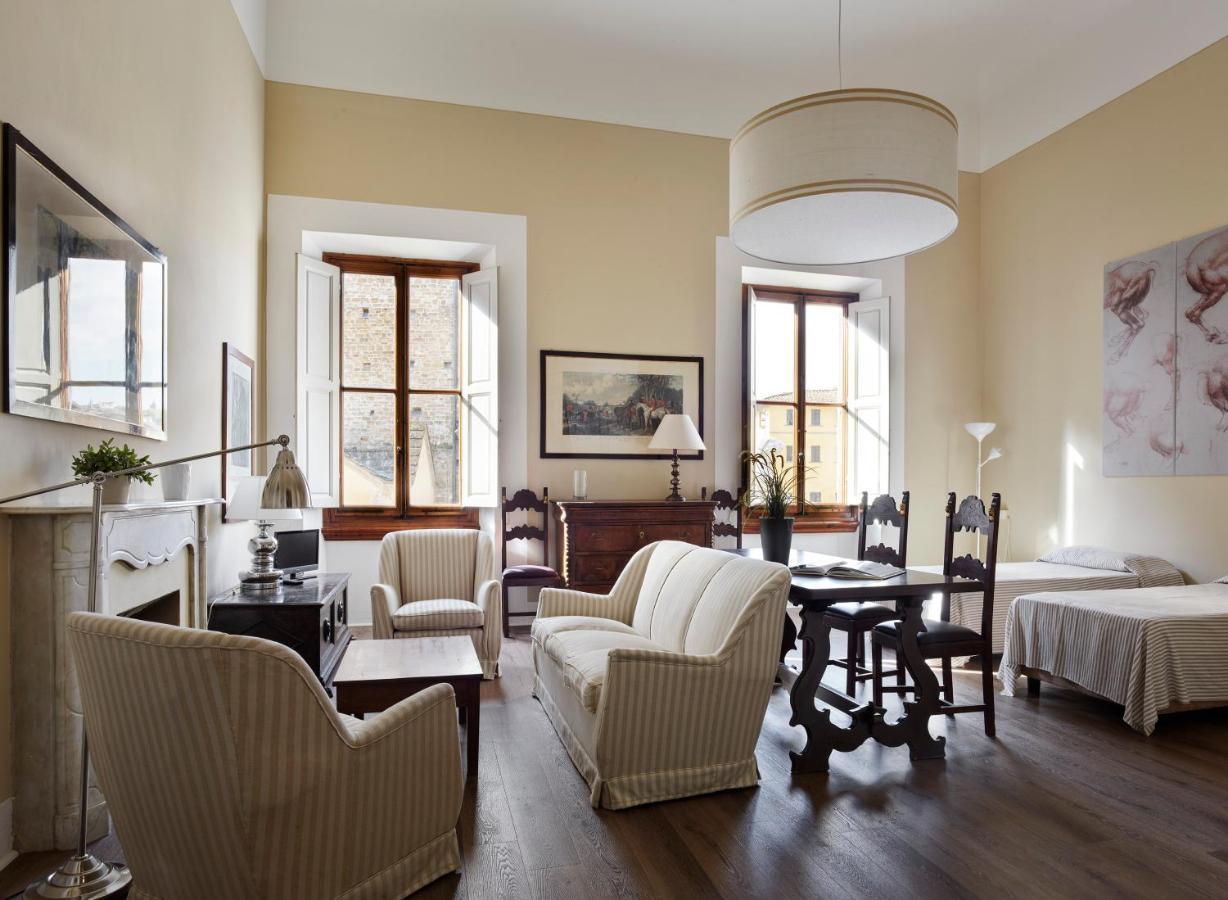 Art Apartment Dante Florence Luaran gambar