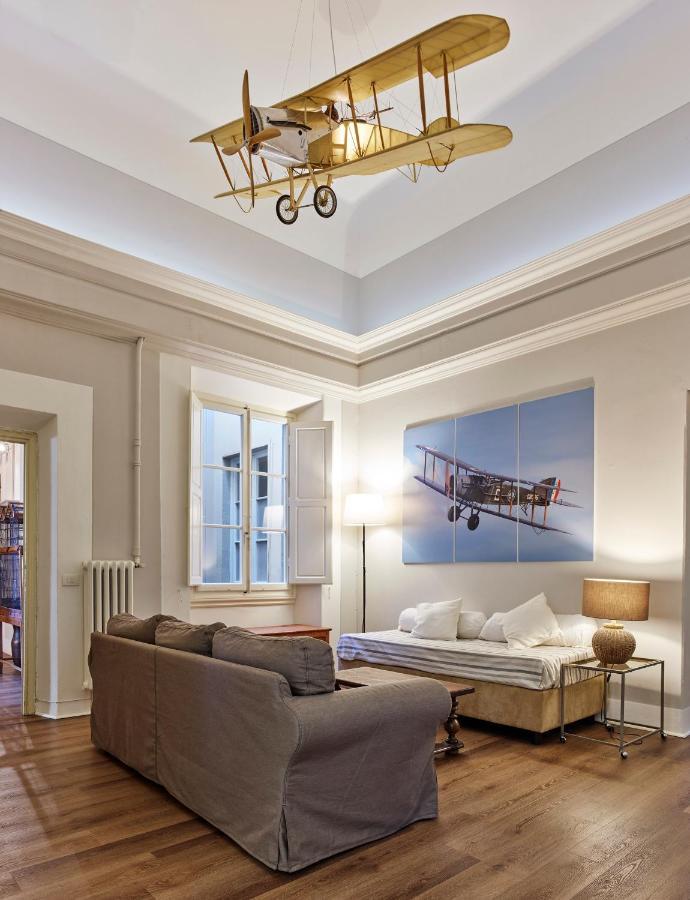 Art Apartment Dante Florence Luaran gambar