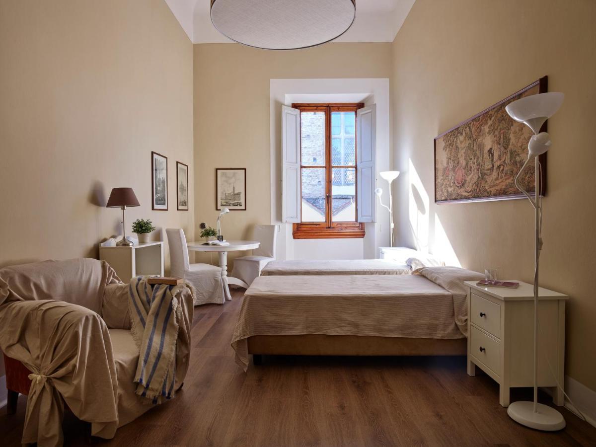 Art Apartment Dante Florence Luaran gambar