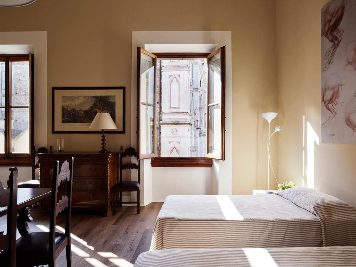 Art Apartment Dante Florence Luaran gambar