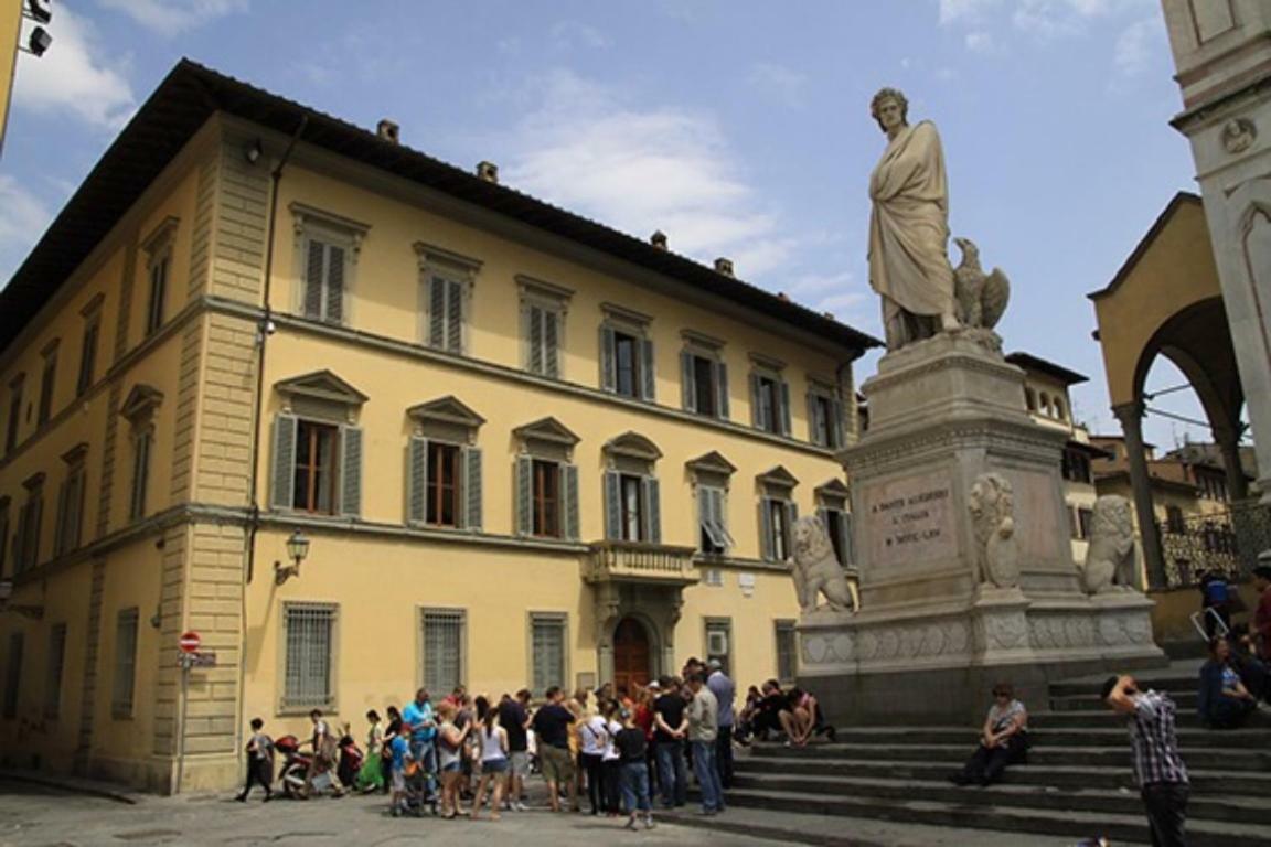 Art Apartment Dante Florence Luaran gambar